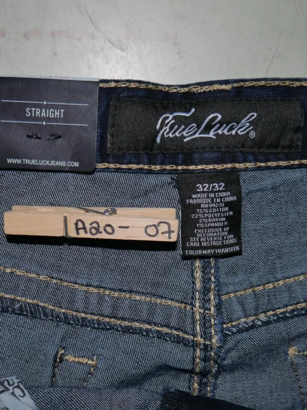 True Luck Straight Leg Jeans Dark Wash Denim Men's Size 32x32 Thick Stitch BKE